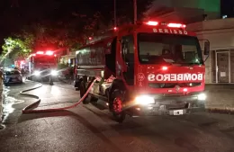 Bomberos de Berisso asistieron a sus pares de La Plata por un incendio de magnitud en un edificio
