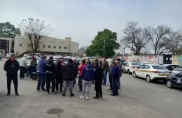 Taxistas movilizados por la falta de controles a coches de Uber y Didi
