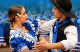Las calles se llenan de tradici&oacute;n para celebrar al folklore y a la Patria