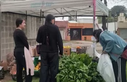 Del productor al vecino: el mercado que busca aliviar la canasta en Berisso