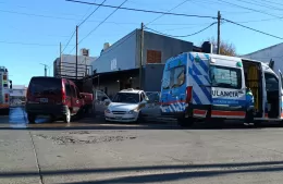 Choque entre un taxi y una camioneta en 12 y 160: intervino el SAME