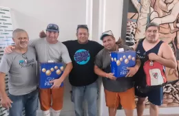 El STMB entregó más 1200 cajas navideñas a la Familia Municipal