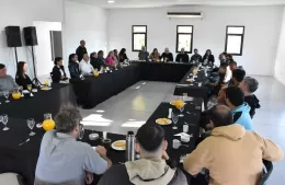 Reunión con referentes de asociaciones civiles y clubes locales