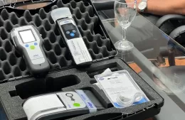 La Provincia entregó un alcoholímetro al Municipio de Berisso