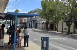 Denuncian colectivos colapsados en horas pico hacia La Plata