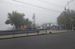 Neblina en Berisso: persistencia matinal y nocturna