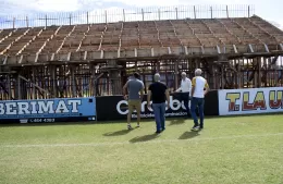 Cagliardi visitó la obra de la Tribuna Centenario de Villa San Carlos