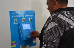 “Cada vez se viaja menos”: en Berisso también sienten la caída del uso del colectivo y la tarjeta SUBE