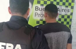 Detenido por darle un rodillazo en la boca a su pareja